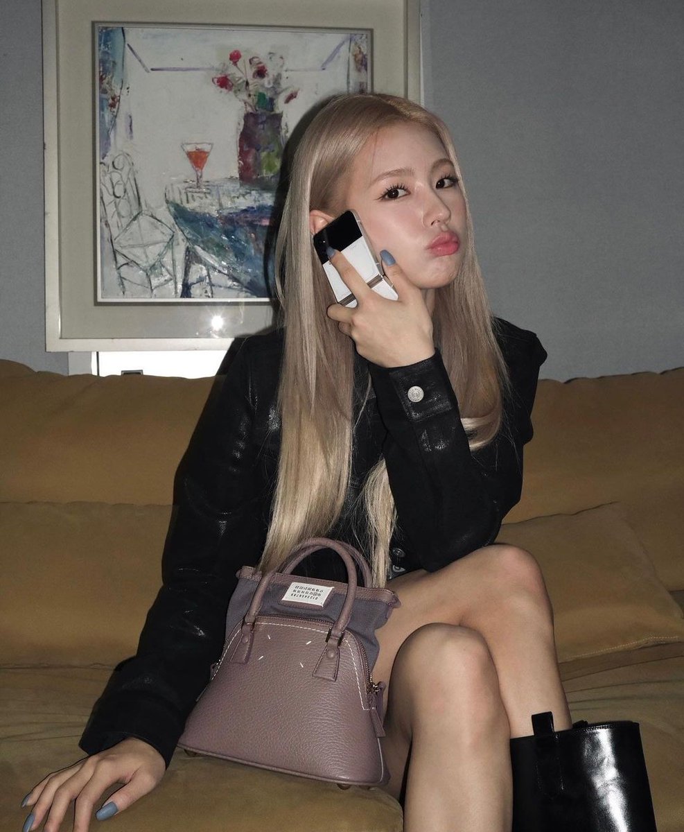 chmiyeonz's tweet photo. ️️ ️️ ️️️️️️️️ ️️ ️️ ️️️️️
ini hp ku, mana hp mu?
️️ ️️ ️️️️️️️️ ️️ ️️ ️️️️️ https://t.co/fWXiLDnJyN