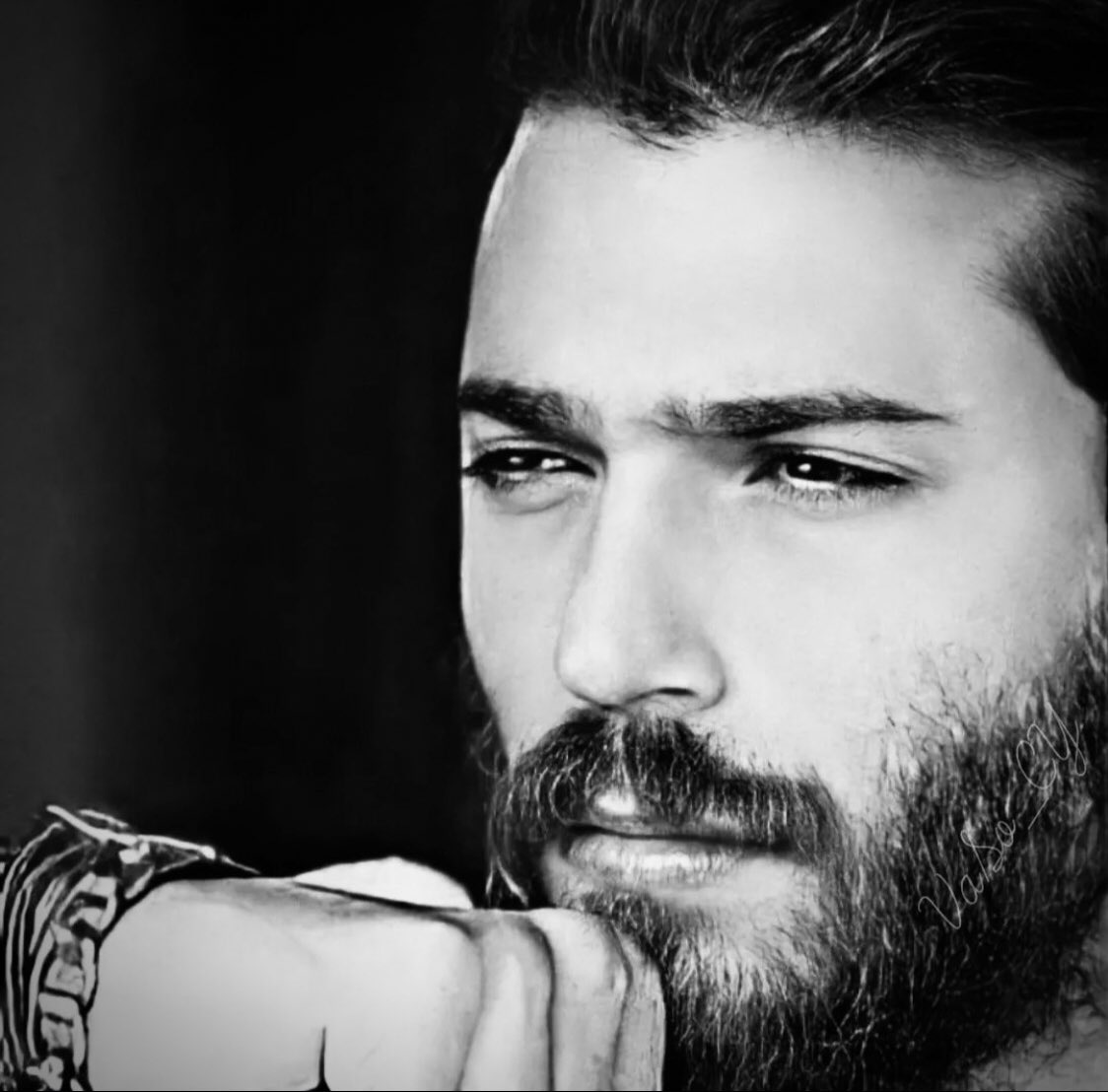 “Le persone intelligenti
parlano per esperienza.
Quelle ancora più intelligenti,
per esperienza non parlano.”

Buongiorno ☃️🌺

#CanYaman 💛