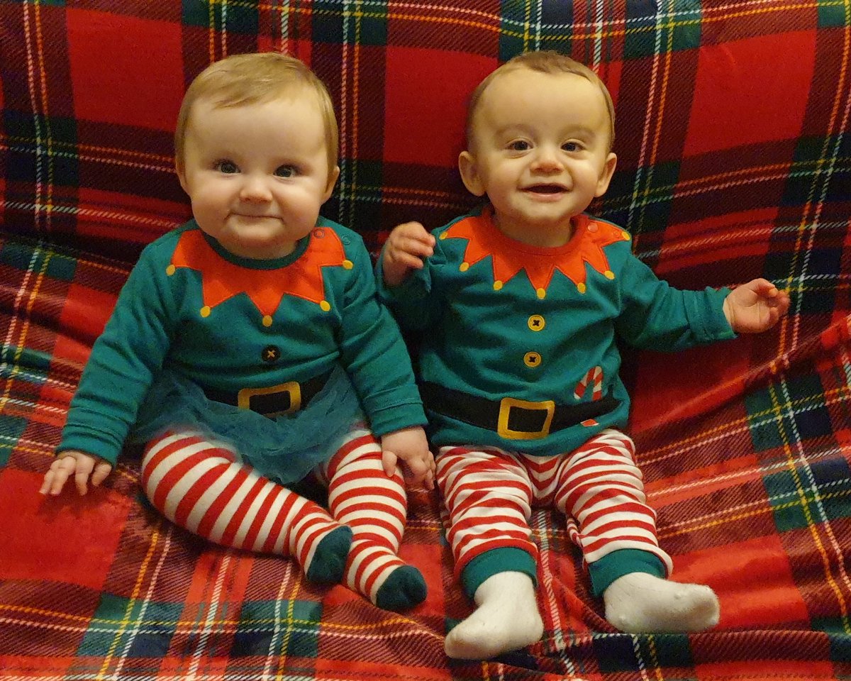 RememberingJoey's tweet photo. My rainbow babies 1st Christmas🌈🎅🏼. The twins were my early Christmas gift after 10 rounds of IVF meds &amp; 6 transfers on own. Waiting for my bauble with their names &amp; my missed Joey's 👼💔 on &amp; this frame for my parents. Hope it arrives &amp; they like it. Will get my own frame soon. https://t.co/dzsyk9108X