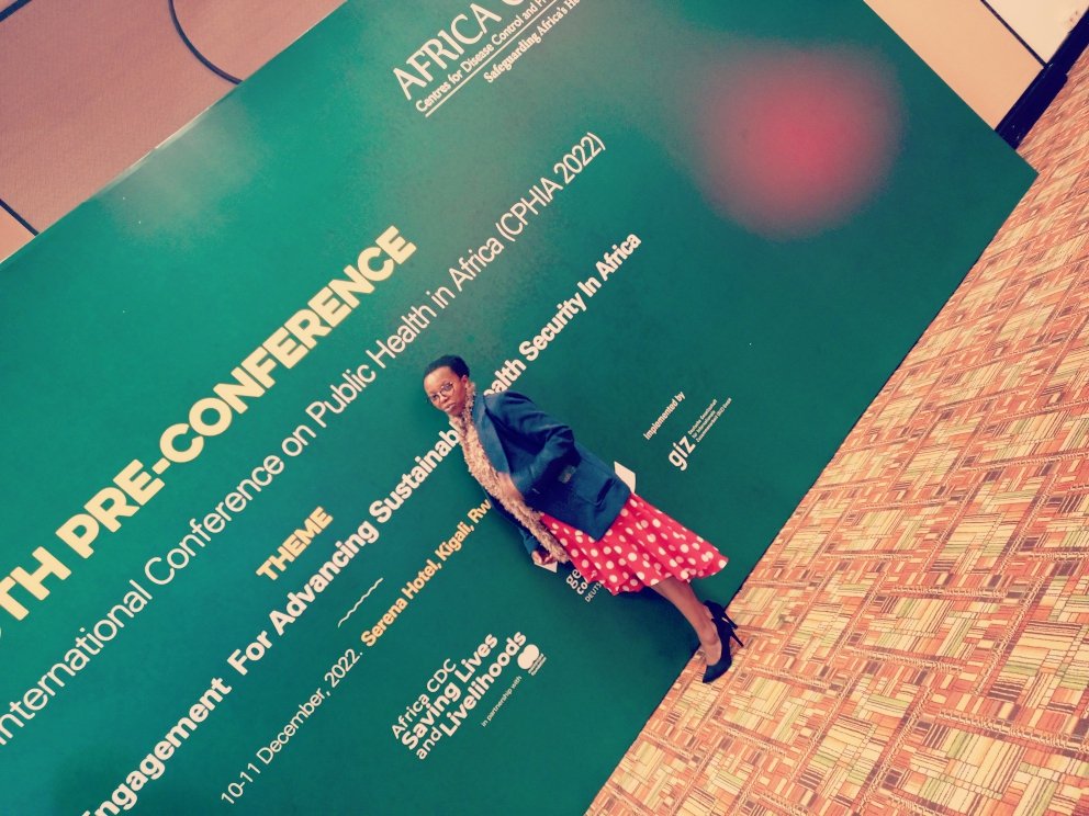 gegeyombi's tweet photo. Second day for #YPC2022 with the topic "Opening up Policy Spaces For Emerging Public Health Leaders in Africa" 
Panelists: 
@ChoonaraShakira
 
@geraldchirinda
 
@tebohomohloai

#YPC2022 #CPHIA #AUBINGWA https://t.co/0s3RcaOyPh