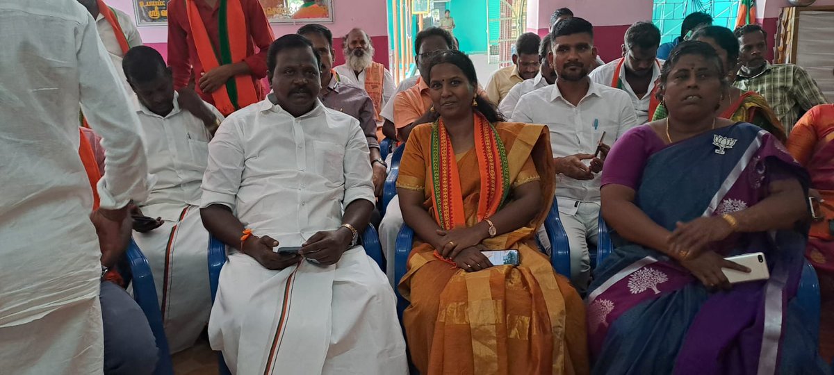 bjp_parameswari's tweet photo. #justiceforsembulingam 

தமிழக காவல்துறையை எதிர்த்து செம்புலிங்கத்துக்கு நீதி கேட்டு போராட்டம் நடத்தி கைது செய்யப்பட்டு காவலில் உள்ள தருணம்...@annamalai_k @KaruppuMBJP @KaruNagarajan @KesavaVinayakan @DuraiswamyVpd @APriya_Official @anbuselvan_Bjp @CCHANDR62305277 @TNBJP_Medcell https://t.co/cZTuvFw0aL