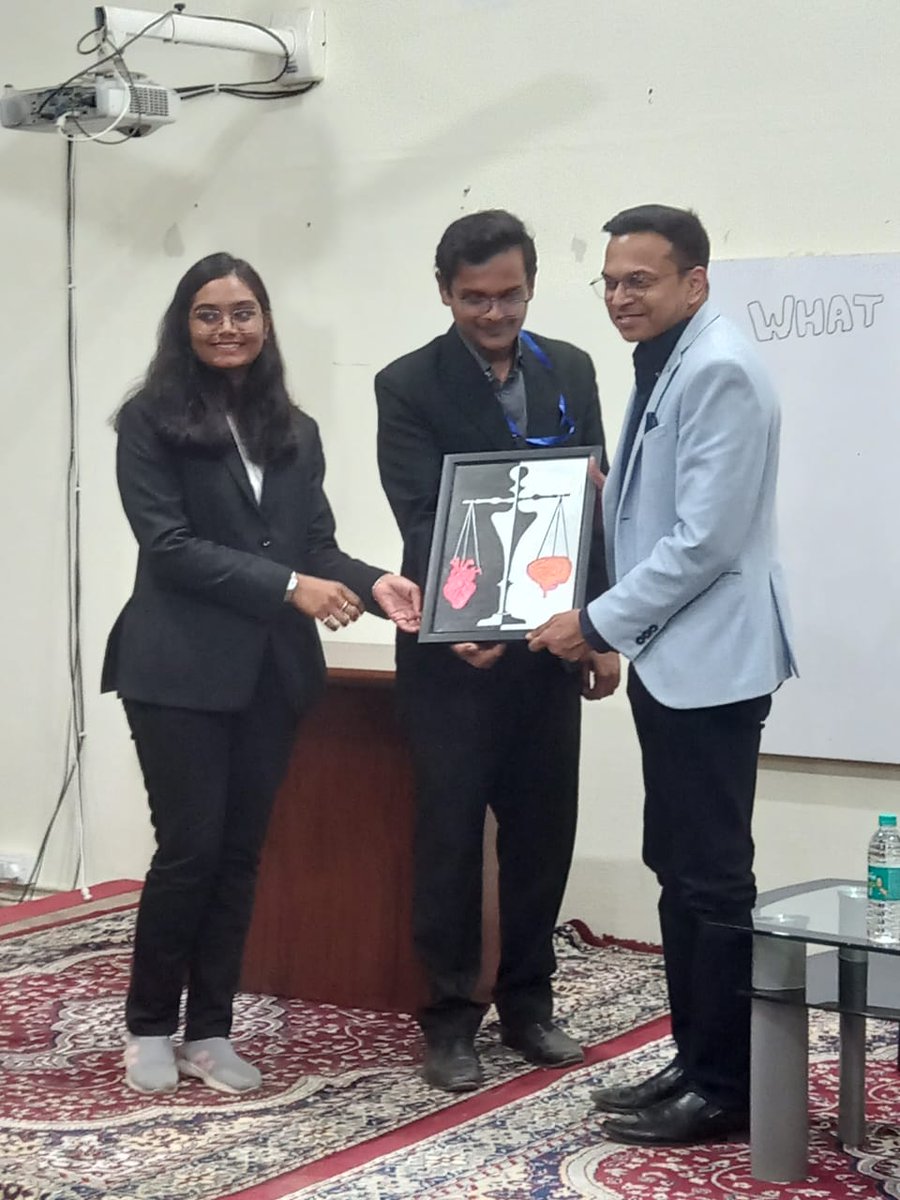 CellDnlu's tweet photo. The master of the ceremony Mr Rohit Mewara called Prof. Mr  Yogesh Pratap Singh for the words of motivation. Toward the end, Mr Rishabh Gupta, Convener of Internship cell began the felictatiok ceremony. https://t.co/8R2xYpwA5v