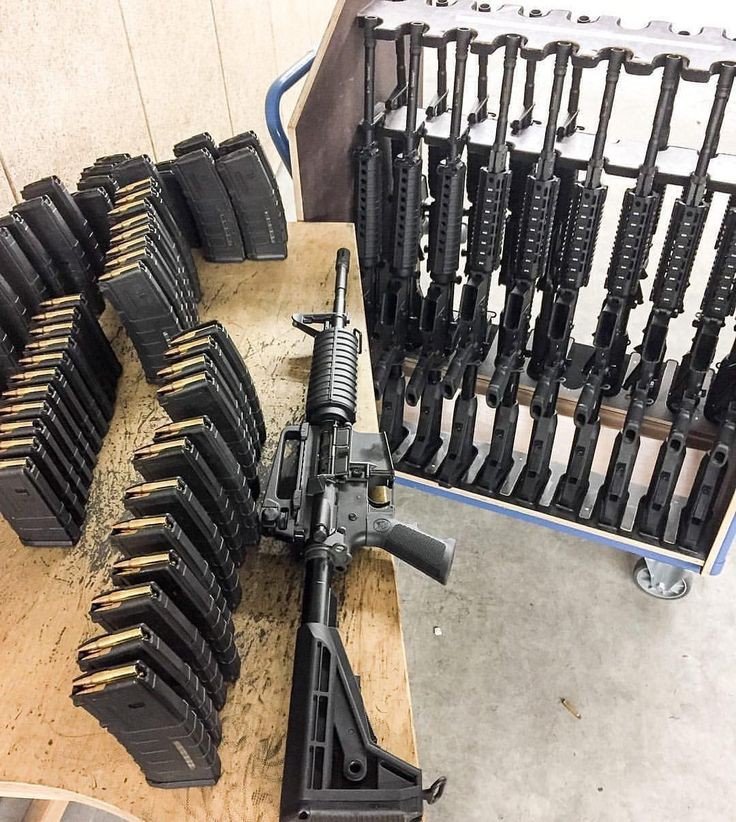 _Gun_Lover's tweet photo. Rt if you love #guns https://t.co/lDimdpfYhj
