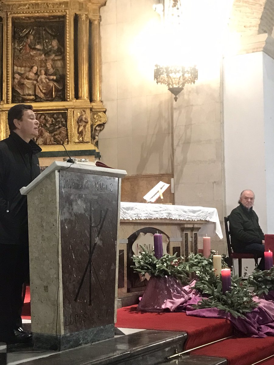 psbartolomejaen's tweet photo. Anoche en la parroquia, Fermín Negre presentando su libro MUÉVEME en un ambiente de oración y reflexión. Alguno de los parroquianos colaboramos con algunos cantos compuestos por su grupo Ixcís. https://t.co/a2cZBO5qT2