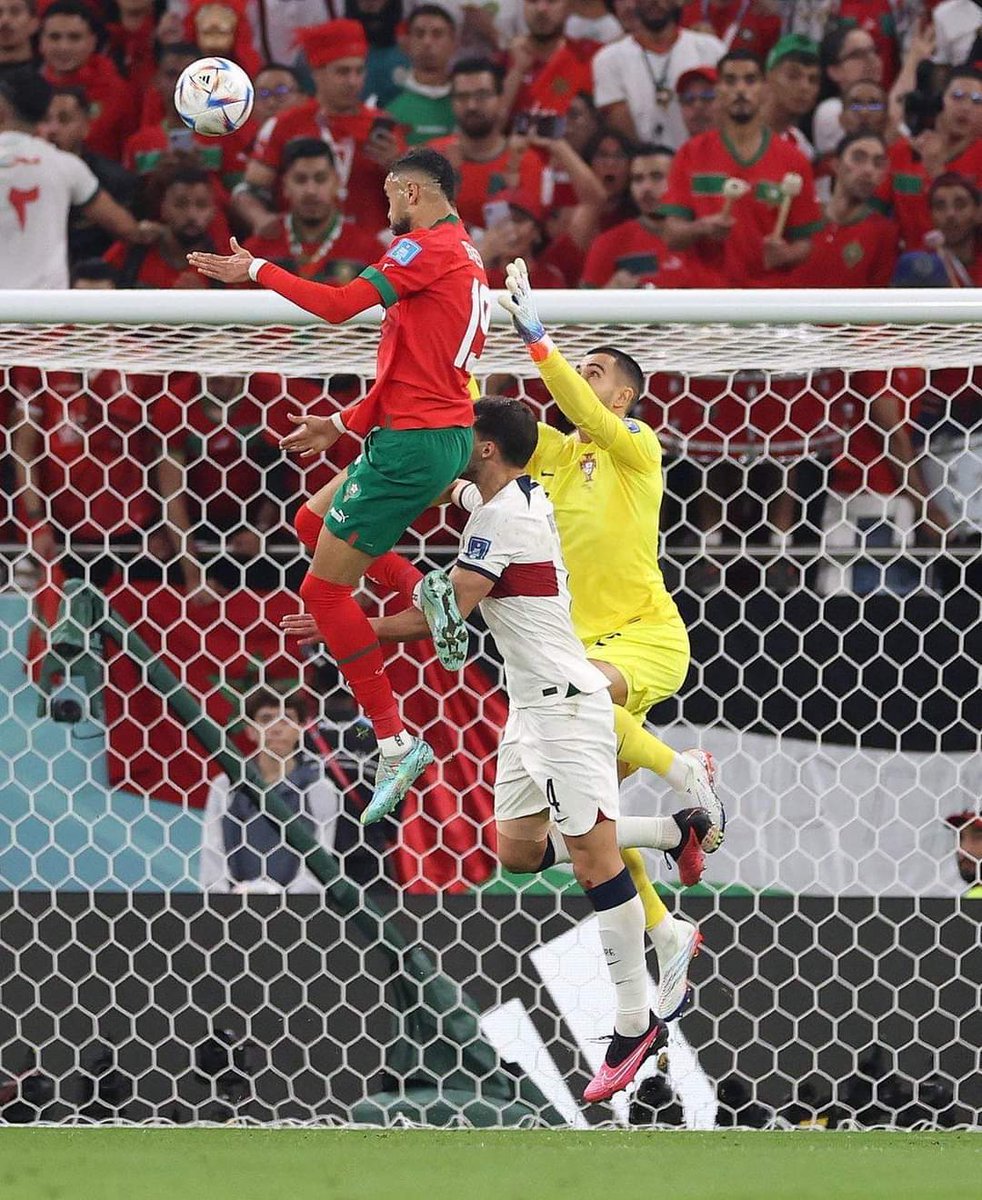 حينما غاب رونالدو ظهر لنا نصيري انتم فخر ومجد  أفريقيا والعرب ارتقاء ب 2.78 متر 
#المغرب_البرتغال 
#Morocco 
#FIFAWorldCup