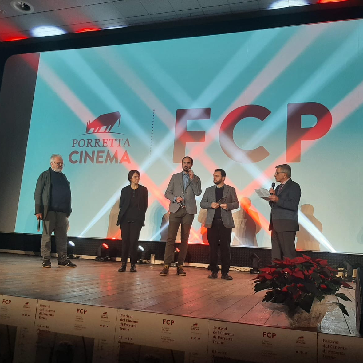 È Federico Francioni ad aggiudicarsi, con il suo "Rue Garibaldi", il Premio #SNCCI – <a href="/PorrettaCinema/">PorrettaCinema</a>, assegnato dai critici Alberto Tristano, Luisa Ceretto e Massimo Lechi. Congratulazioni!!!
Info su bit.ly/3VPSRDh
#AFIC