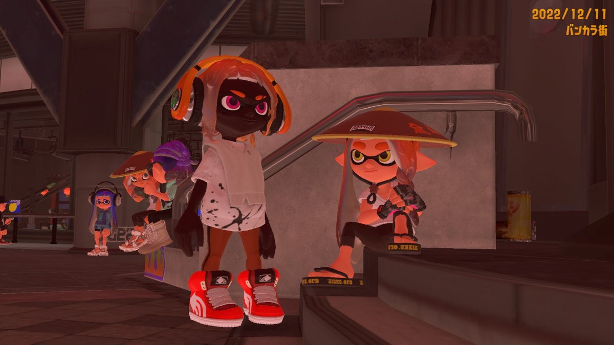 スプラトゥーン「こっちは昨日のバイト!わたしも傘かぶればよかったーー #スプラトゥーン3 #Sp」|えずめのイラスト