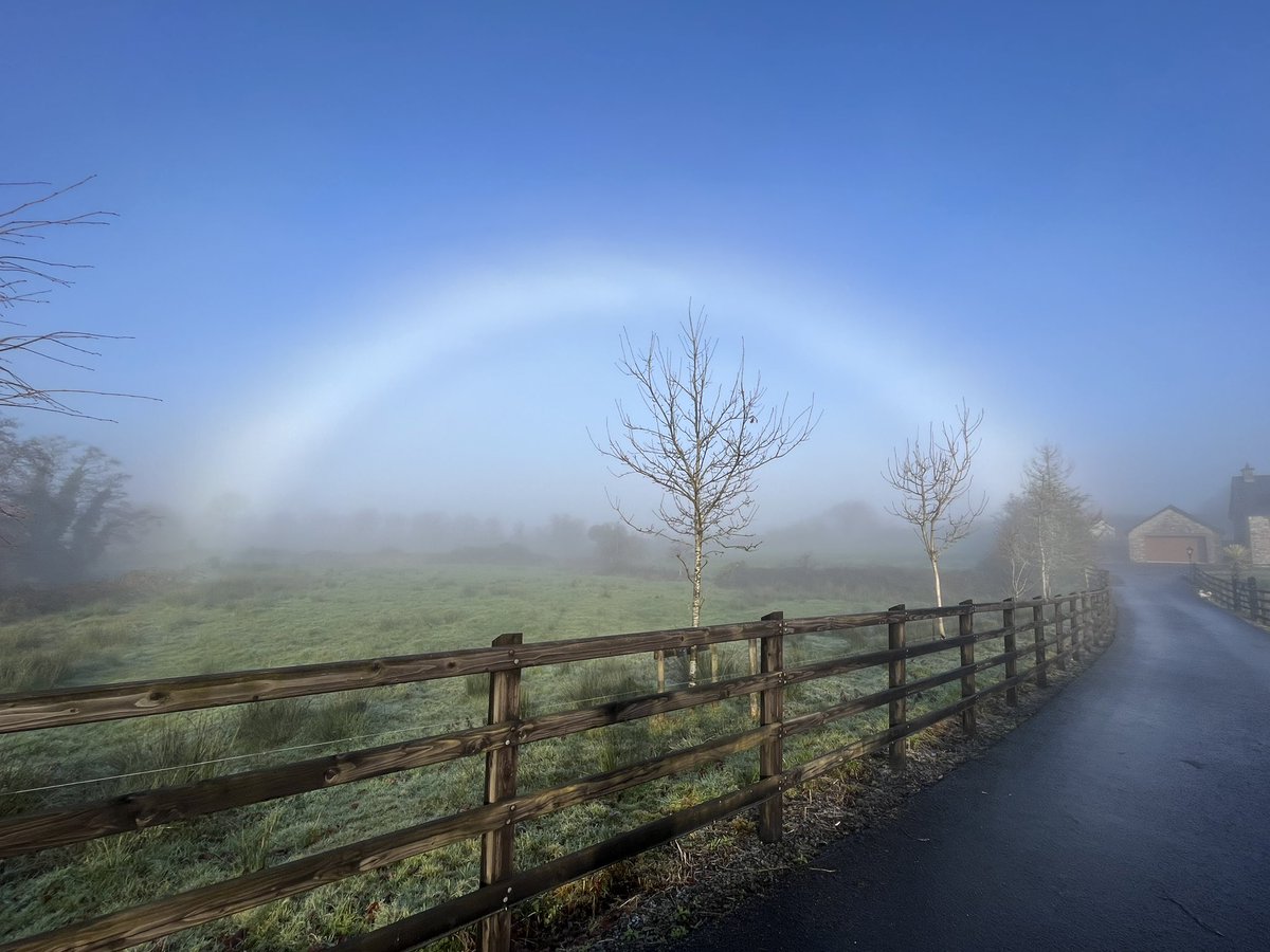 micheconn's tweet photo. Fogbow in lovely Leitrim. @MetEireann https://t.co/uy5C6x6Osk