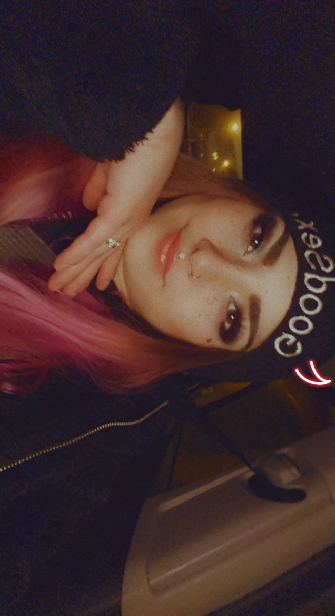 Bhlu_'s tweet photo. Had one of the best nights of my life. Music always lifts me up, but my fav artist too? I’ve been in cloud nine 😮‍💨🙈 https://t.co/Qj1qJuxLkl