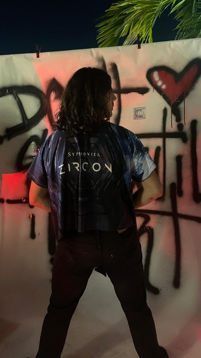 Syphoniel's tweet photo. I loove Kimonos so much I added them to my shop to purchase. It will be printed with every album/single cover I create, so feel free to check it out! https://t.co/5OE5eII3EI

#Syphoniel #Zircon #Music #Release #Futuristic https://t.co/GsV6L4jVBz