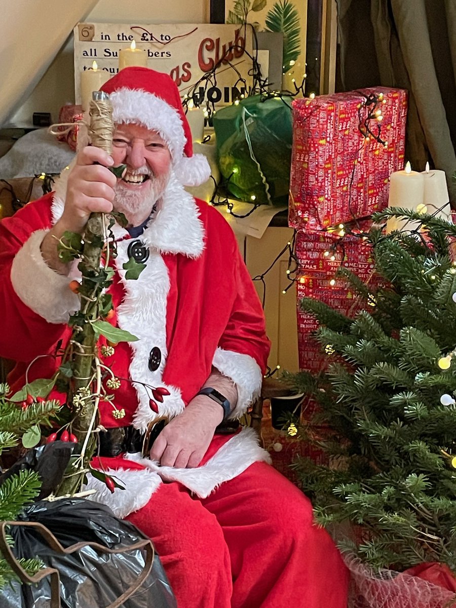 ItteringhamShop's tweet photo. He was here on Saturday breaking a busy schedule of Christmas preparations! …… thank you Santa for your help in celebrating ‘A Taste of Christmas’. It has been a wonderful weekend and even the weather was in character too! #shoplocal #christmas #itteringham @PlunkettFoundat https://t.co/01Gmt9mISm