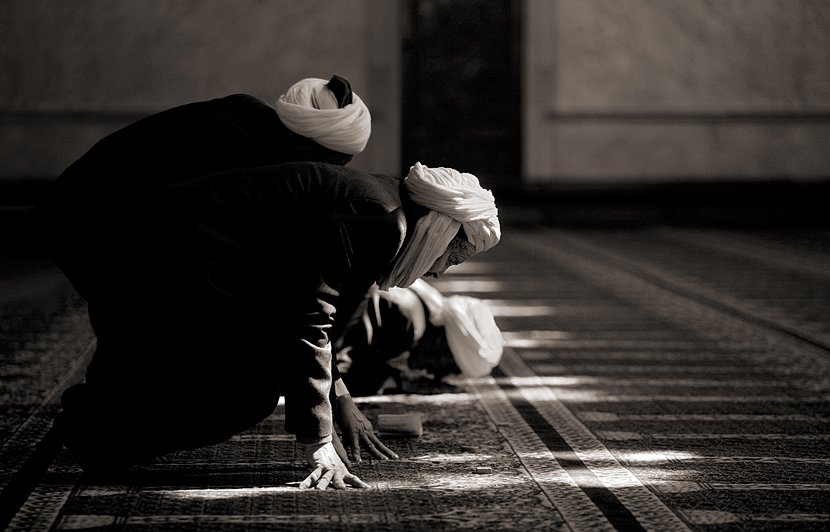 Çaresizlik Allah'tan gelen en güzel işarettir, Dua vaktinin geldiğini gösterir. 

- Rumi