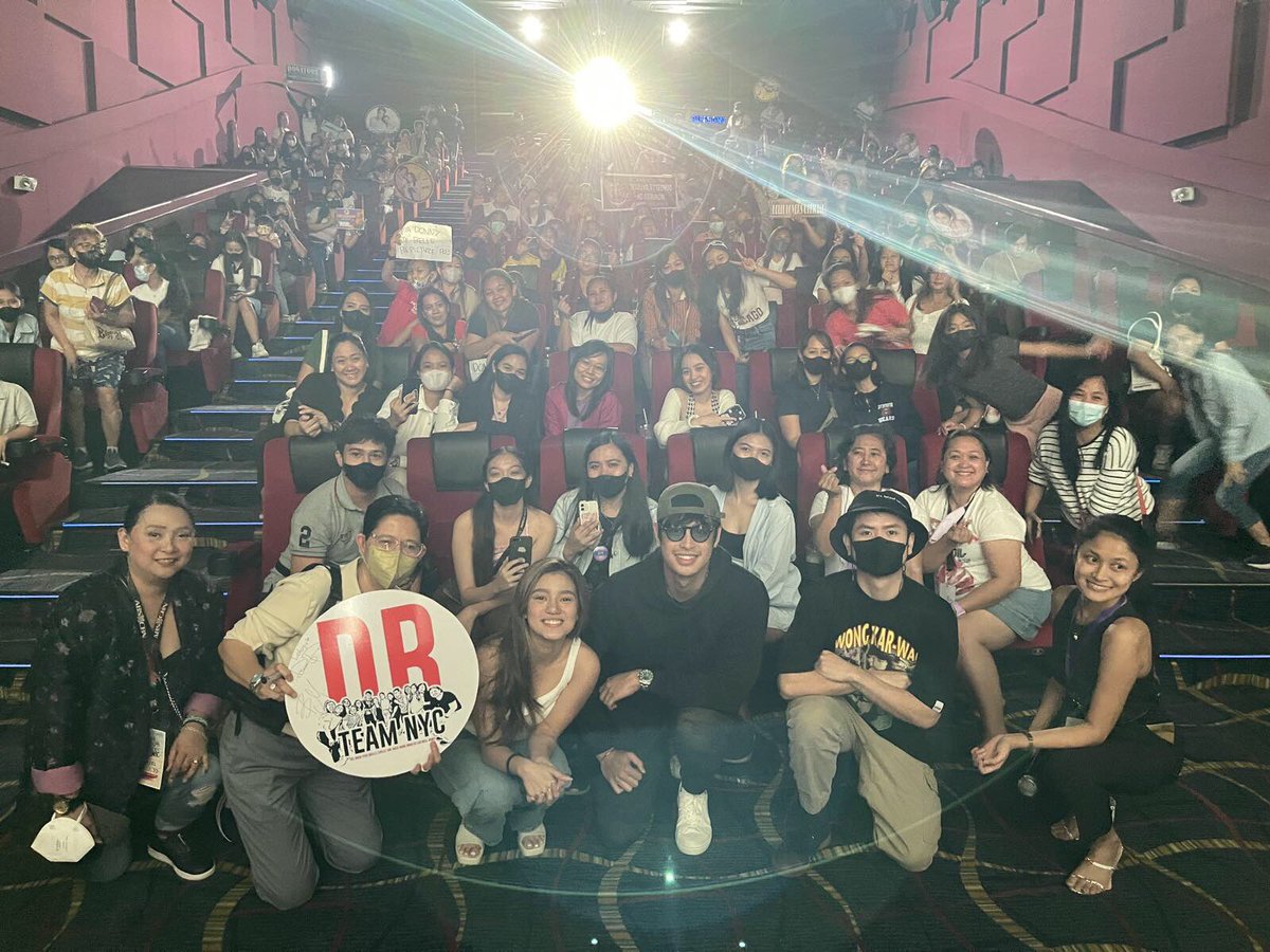 StarCinema's tweet photo. Thank you for CHOOsing to have a Sundate with us, and for the continuous support! Laban hanggang END GAME! ✊🏼😍💯

143 24-Ever! 🧡💚💜

#AnInconvenientLoveNowShowing on its third week! 🛎 https://t.co/CdfbuShsZb