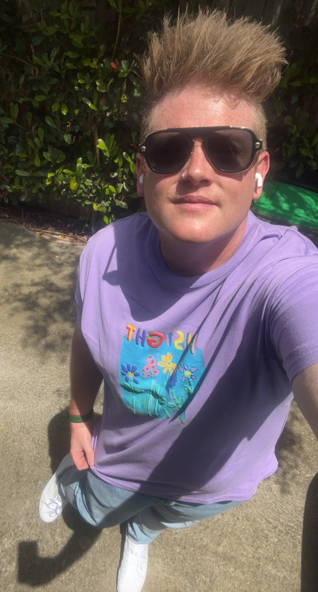 colourfulmayhem's tweet photo. Lost some weight and bought a cute new shirt. How good! #weightloss #weightlossjourney #gay #gayboy #LGBTQIA #Melbourne #Australia https://t.co/MyCdq7p2Bu