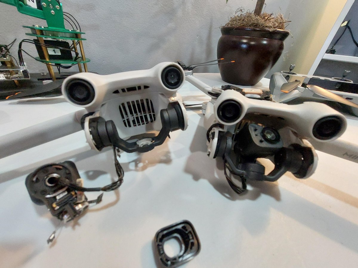 PICS of 2nd (!) BrOkEn DJI Mini 3 Pro Gimbal [by Null-Epistemology]
  
 #flying #drones https://t.co/jHtWnHUh1n