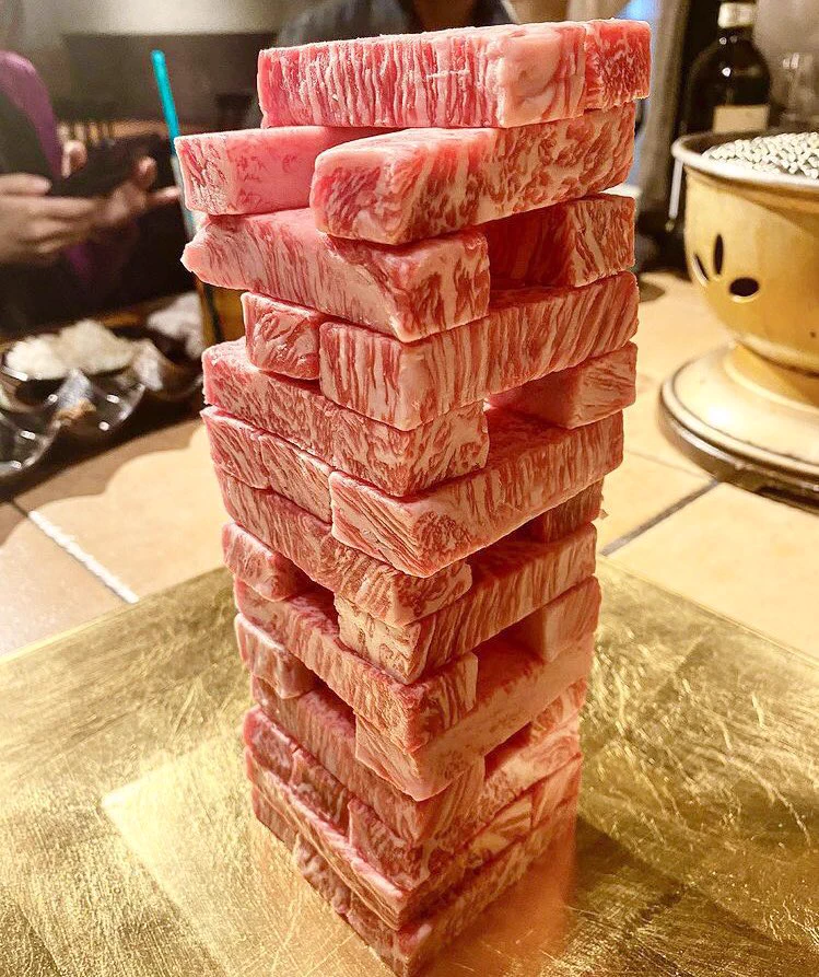 食べ物で遊んでもOK！？お肉ジェンガが楽しめる@炭火焼肉ふちおか