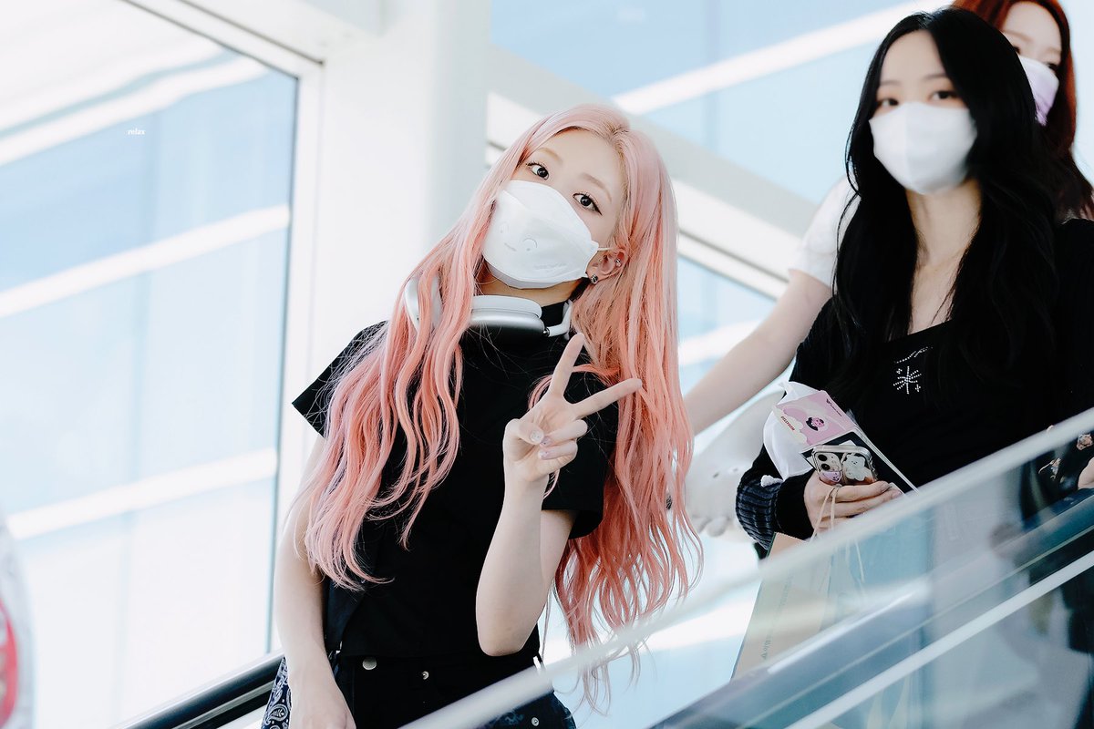 relax_0210's tweet photo. 220729 #이달의소녀 #김립 #LOONA #KIMLIP https://t.co/MLXpgByxUk