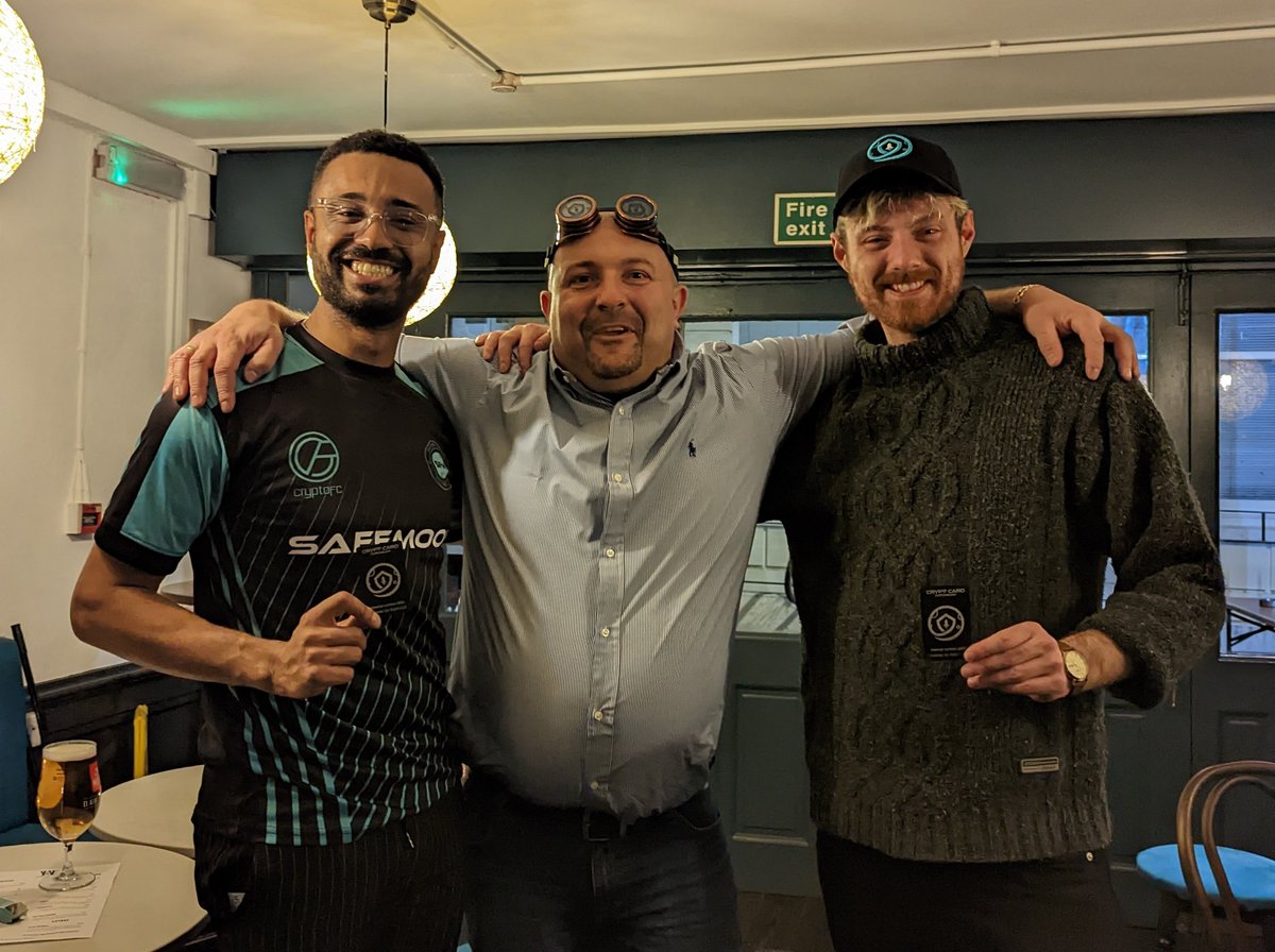 cryptofctoken's tweet photo. A special thanks to @Miro94259942 who is an absolute gent, who put crypto in my hand in the form of a special @CryftC card. My buddy beside us in the pic had never owned crypto before and now he can physically hold it ๐๐ช what a night, love cryft, love this community ๐ซถ https://t.co/GXrrszWKYi