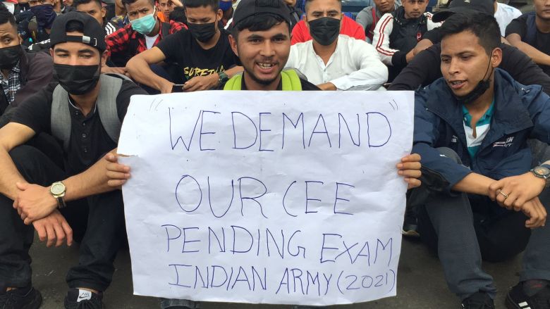 abanisidhant's tweet photo. #JusticeForDefenceStudents Help us
I'm Army Aspirants I hv cleared all recruitment stages except CEE but I'm still waiting for my exam from last 2 years &amp; govt is doing injusticewith us so I request to help @AnumaVidisha @narendramodi @rajnathsingh @INCIndia #NoExamNoVote https://t.co/RUMHe0eTpY