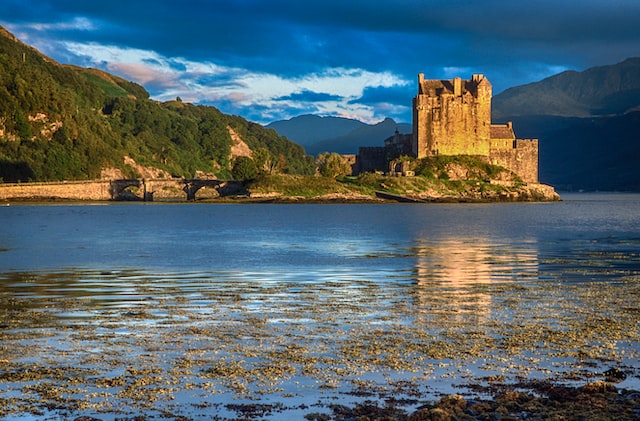 gaudiumeng's tweet photo. Saint Margaret of Scotland: Queen and Mother of her People
Let us contemplate the heart, at once regal and maternal, full of faith and idealism, of a Queen chosen by God to refl...
https://t.co/kI1zSB1zWy
#Spirituality
#1066 #bishop #CANUTE #CatholicNew... https://t.co/axJf1JgUKa