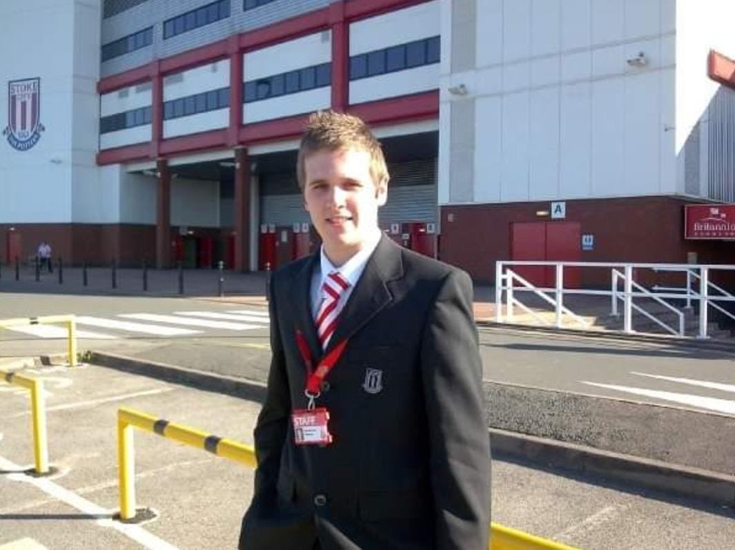 josh_w_v's tweet photo. So after nearly 20 years at the Club I grew up supporting, yesterday was my last day @stokecity. I’m looking forward to spending Christmas with my family and then looking for something in the New Year. Please DM me with any potential job opportunities. https://t.co/FTHmiQYQHG