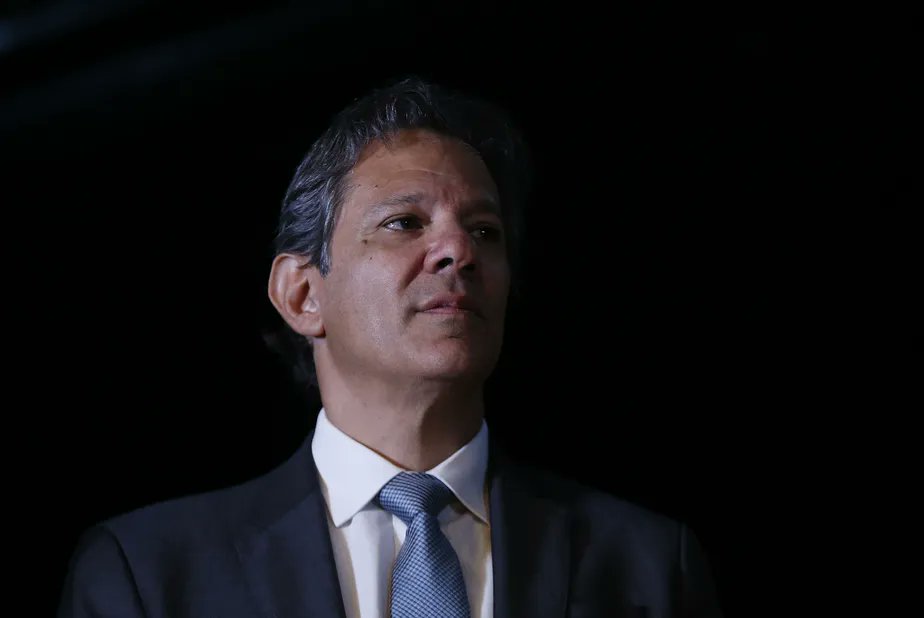 sensacionalista's tweet photo. Haddad vai para ministério da Fazenda e já planeja 50% do orçamento em kit gay e mamadeira de piroca https://t.co/LiM7e3Icjt