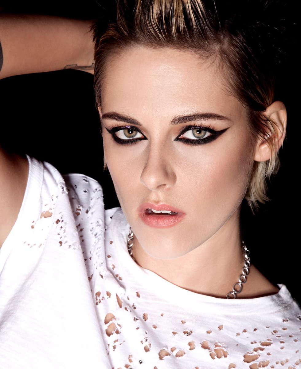 SecondKristen's tweet photo. KristenStewart https://t.co/wYvOi7KOOM