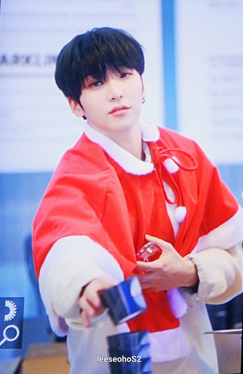 leeseohoS2's tweet photo. 221211
#원어스 #서호 https://t.co/elXm6p8aGI