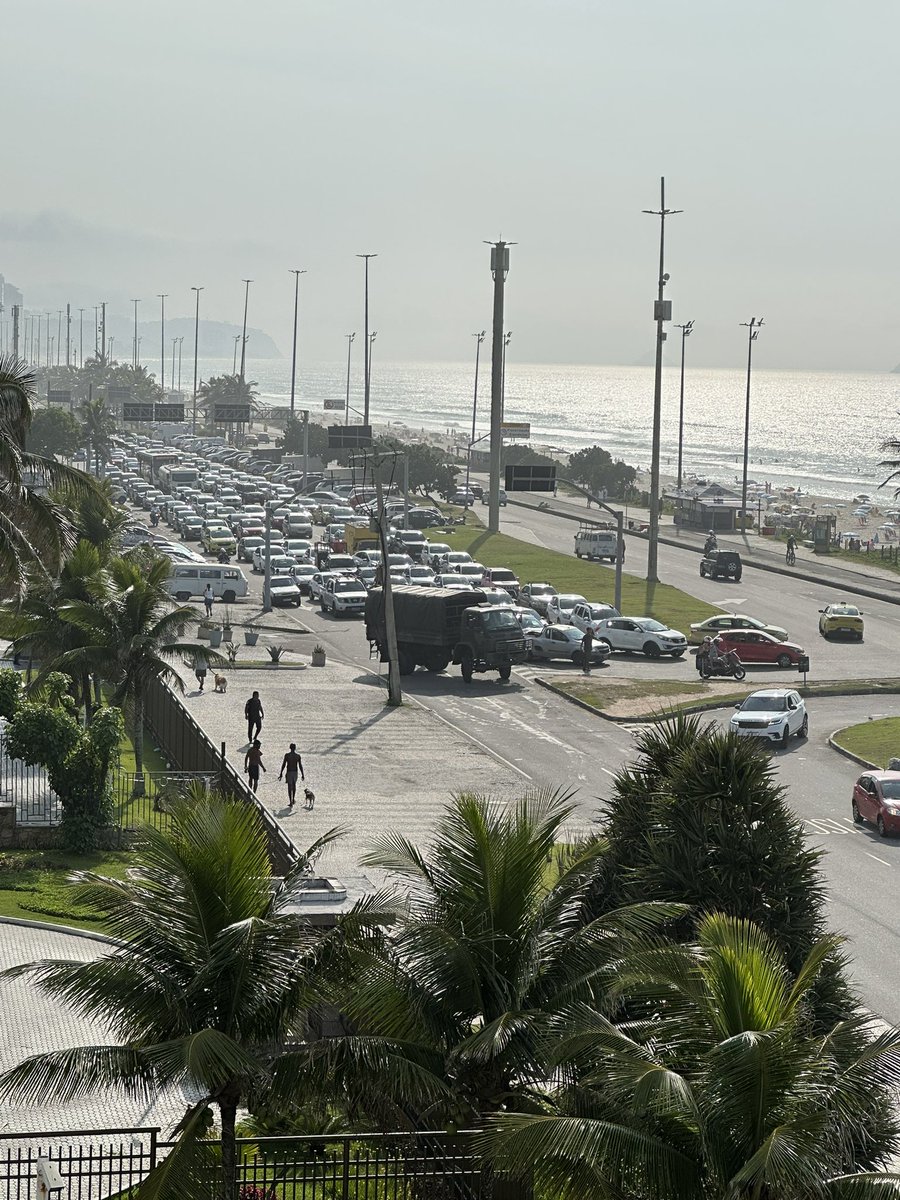 WallaceBarretoS's tweet photo. Operação do exército na Barra, Rio de Janeiro!!
#Exercitonasruas #exercito https://t.co/zNwFcCtfID
