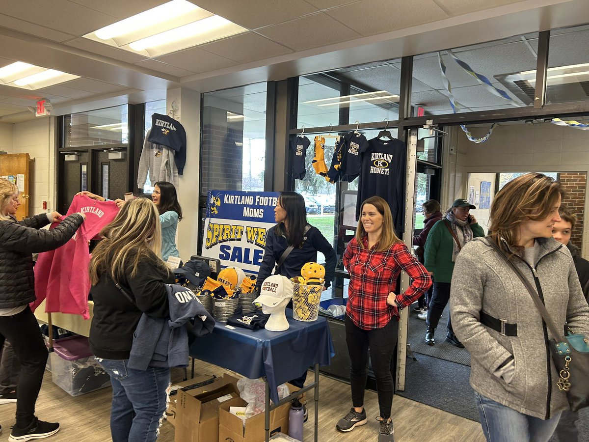 KirtlandFootballMoms tweet media