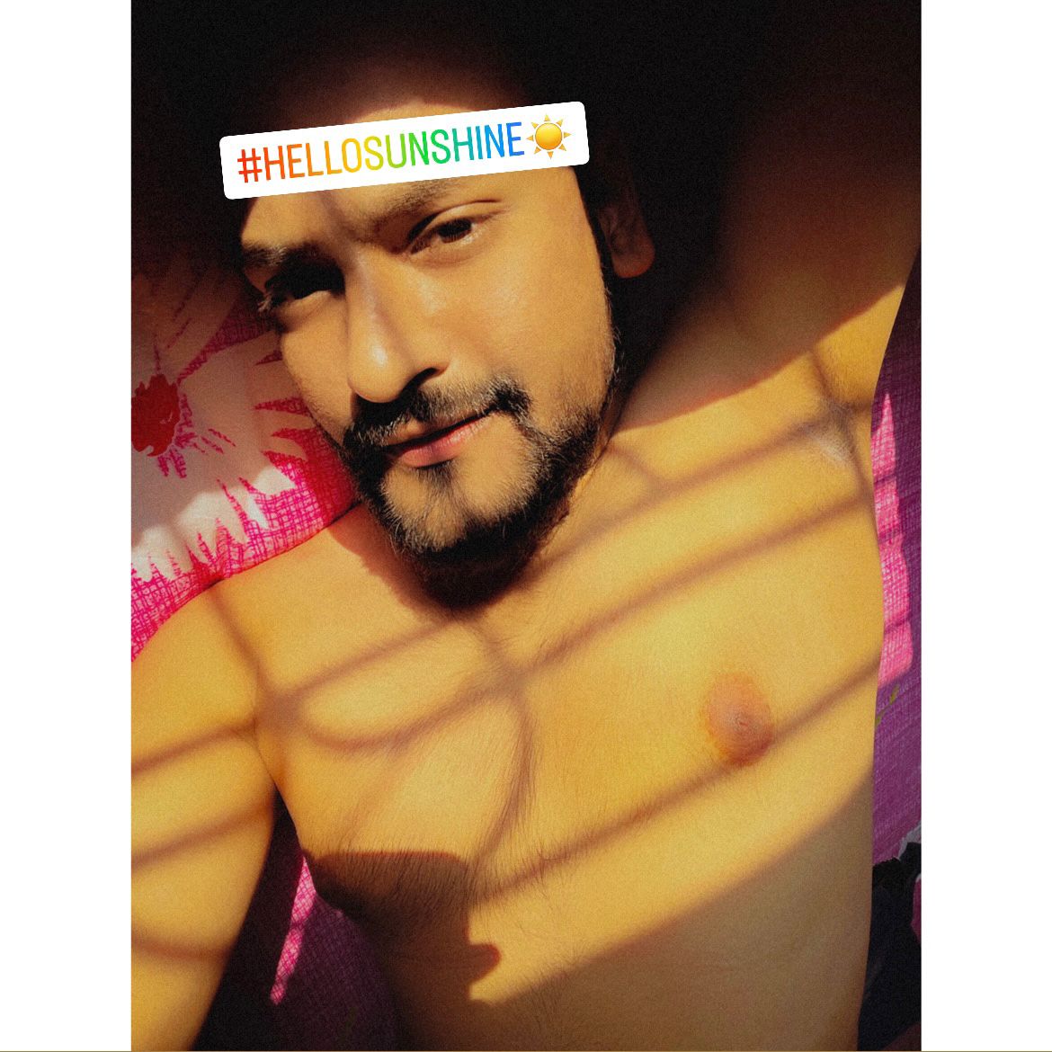 Butterfinger_24's tweet photo. Hello Sunshine ๐๐คณ๐ป๐โฆ..
#hellosunshine ๐ฅถ๐ #imagoodboy ๐๐โจ#beingsingle #staystrong #boystagram #mypicture #simpleandsober #selflove #gayfollow #photooftheday #posemaker #selfie #ig_blogger #gaystagram #ig_calcutta #lookgoodfeelgooddogood #ootdfashion #traveladdict #Like https://t.co/HP4eXP9NI1