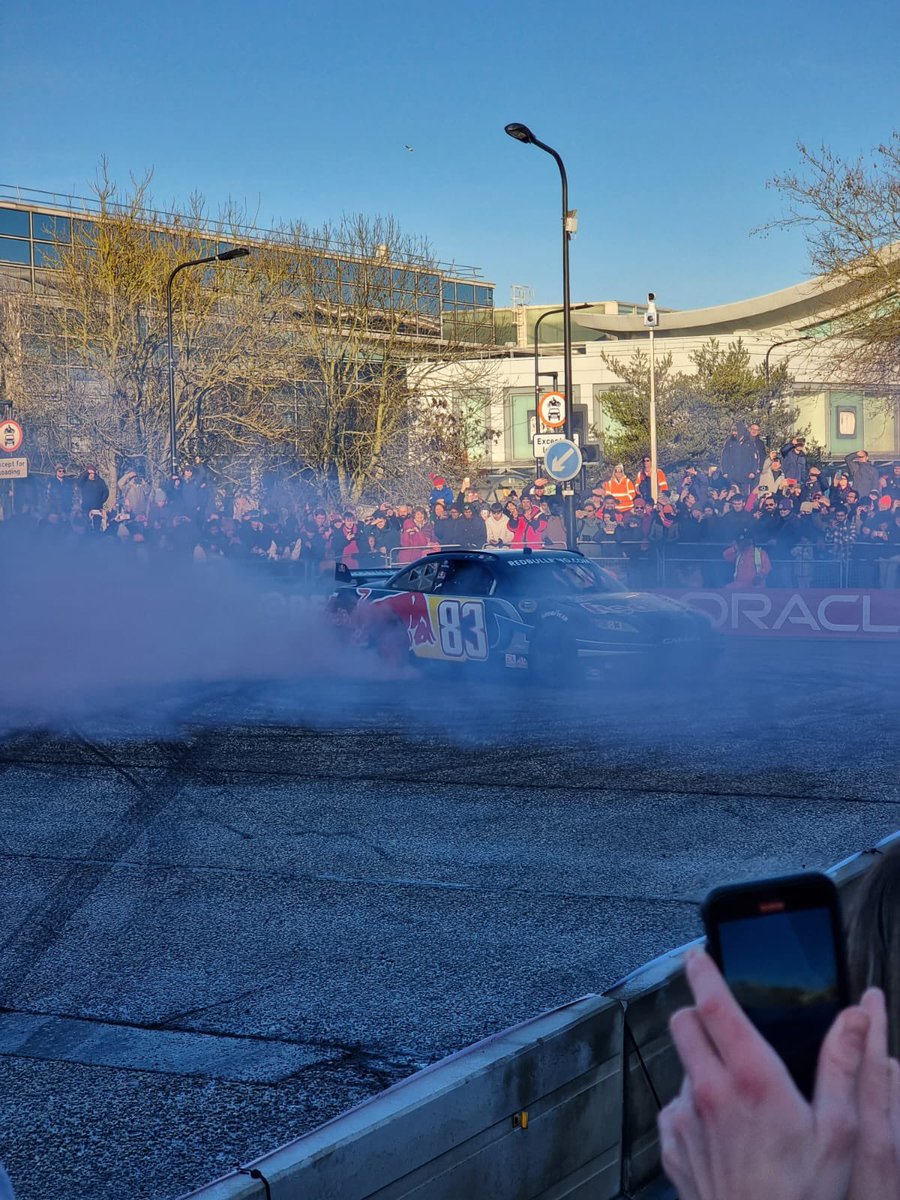 beclovesf1's tweet photo. Love a donut👍
#RedBullHomeRun https://t.co/xB6SRQu3z3
