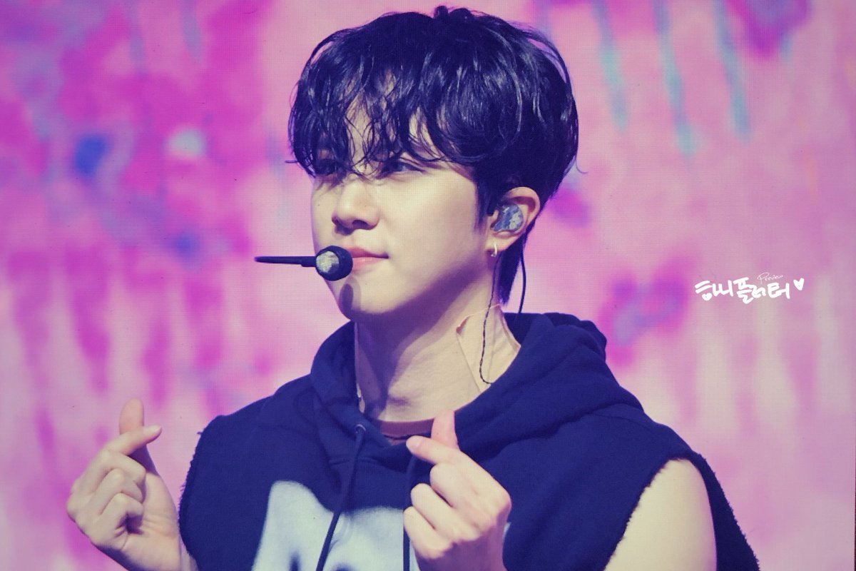 _Haniflutter's tweet photo. <preview>
221211 MERRY RUi DAY

#위아이 #WEi #김동한 #동한 #KIMDONGHAN https://t.co/KUQGzHvFne