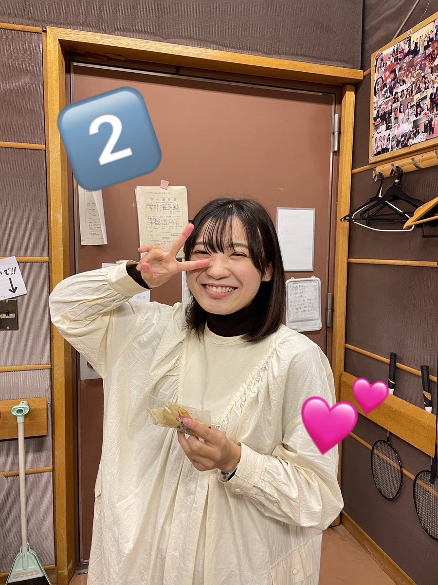 aigeiOBOE's tweet photo. 【#festedioboe まであと2日❗️】
本日はオープニング曲とメイン曲の大編成を練習いたしました💪🔥
賛助の方も練習に参加していただき、とても迫力のある演奏になりました‼️
写真は、好きなクラゲはコティロリーザツベルクラータの学部4年 間瀬百華です💖
動画は、好きすぎて飼っていたクラゲです🥹 https://t.co/nb9bu34pT4