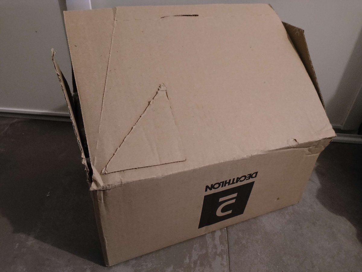 SantaFrom22's tweet photo. ... Ou alors @Lasajfam je recycle ??? 

(Et vu comme j'ai galéré à faire rentrer la moitié, je pense opter pour plus grand !) https://t.co/FrutasYEan