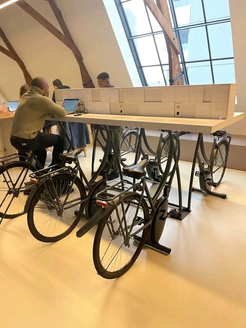 YESWIN00's tweet image. At the library in Utrecht, Netherlands you can recharge your electric devices by cycling 🚲.
#Workatsmart #renewableenergy