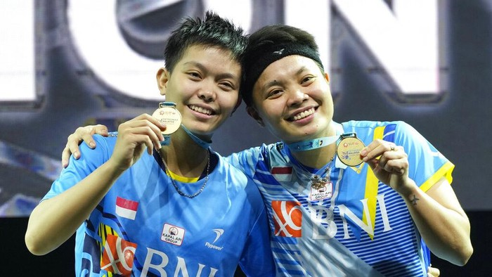 BadmintonLive1's tweet photo. RAPOT "PRIFAD" DI 2022

#BAC2022 [QF]
#SG2022 [🥇]
#IM2022 [🥈]
#IO2022 [QF]
#MO2022 [🥇]
#MM2022 [🥈]
#SO2022 [🥇]
#BWC2022 [R32]
#JO2022 [QF]
#DO2022 [QF]
#FO2022 [R32]
#WTF2022 [GS]

33 MATCH
25 WIN
8 LOSE
WR 75%

PASANGAN BARU YANG MENGGEBRAK PEMAIN TOP DUNIA!! https://t.co/G23q9mpjo8