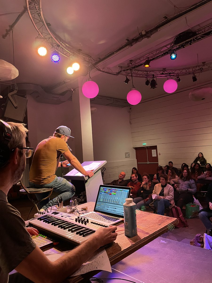 Le super panard à Mi-Livre Mi-Pinard !
 
Rejoignez-nous encore aujourd’hui – jusqu’à 20 heures – à <a href="/milivremiraisin/">Mi-Livre Mi-Raisin</a> 

#milivremiraisin #livre #vinnaturel #paris20 #naturalwine #book