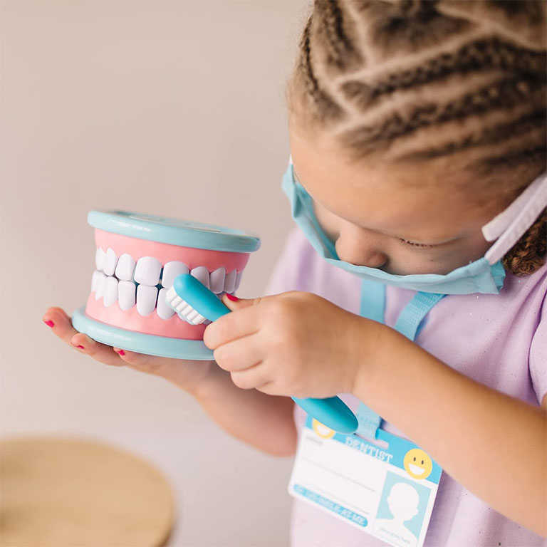 Smile, the dentist will see you now!

The Super Smile Dentist Play Set from Melissa &amp; Doug is available in Malaysia from Janie &amp; Joe toy store!

janieandjoe.com/store/melissa-…

#janieandjoe #toystore #toys #melissaanddoug
<a href="/MelissaAndDoug/">Melissa & Doug</a>