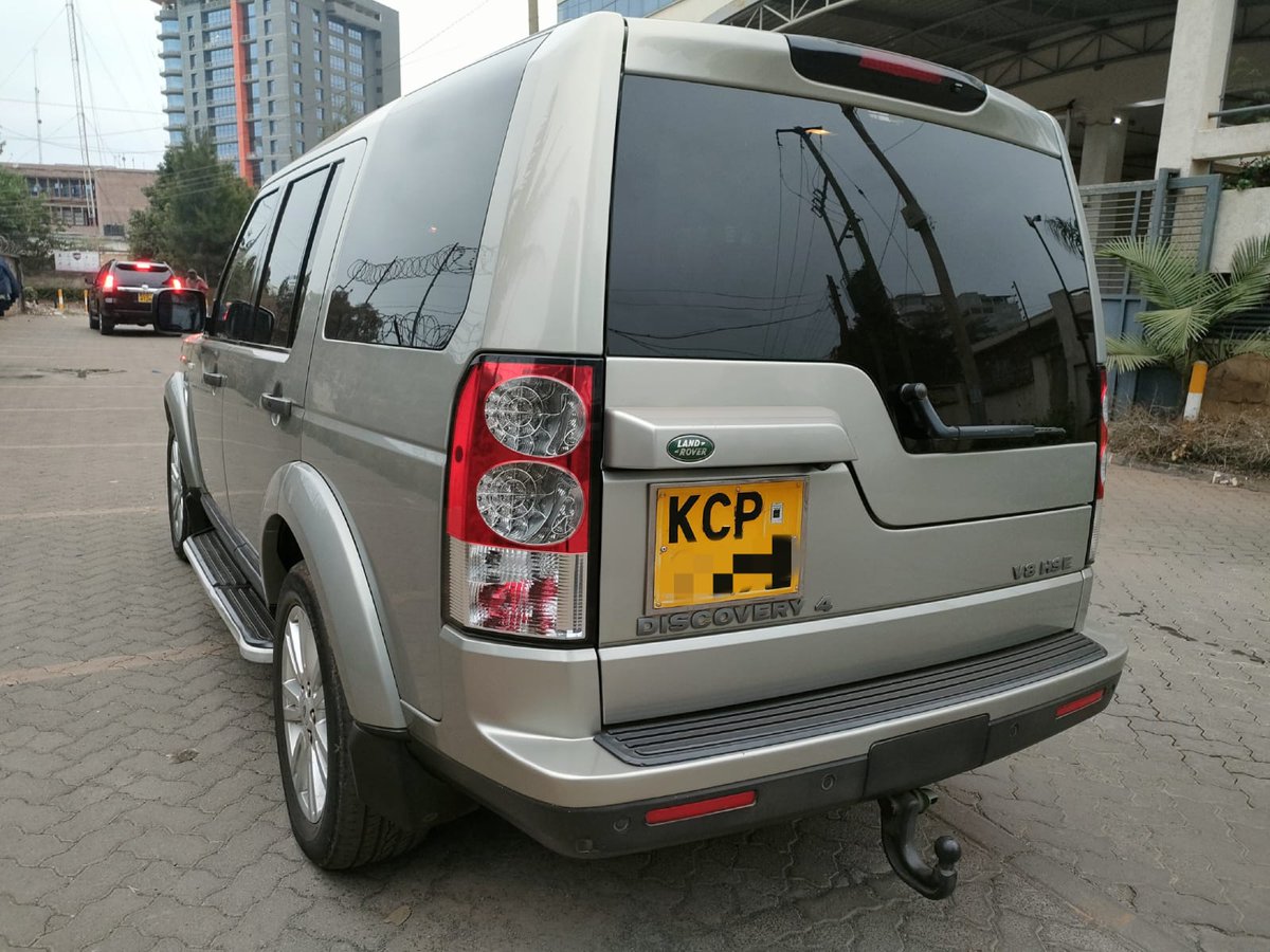 JaMtoka's tweet photo. • 2010 Land Rover Discovery 4 HSE
• 5000cc Supercharged V8 Petrol
• 370bhp/510Nm
• 6-Speed AT
• 4WD + Terrain Response, 10 Airbags, DSC
• Rear Entertainment Screens, 7 Leather Seats, Panoramic Sunroof 
• Fuel Tank: 86L
• Location: Nairobi
• KSh3,750,000
• +254733665551 https://t.co/WWiTcqD4cf