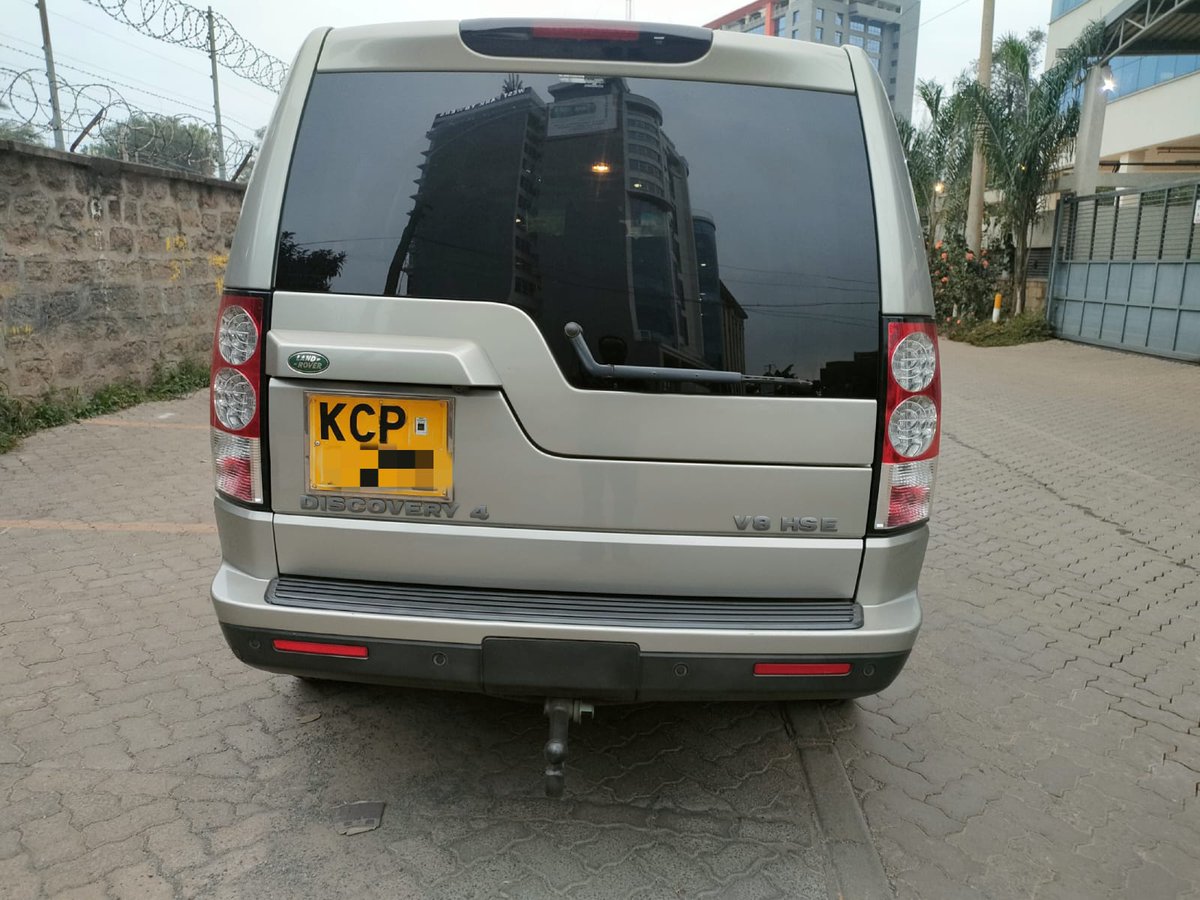 JaMtoka's tweet photo. • 2010 Land Rover Discovery 4 HSE
• 5000cc Supercharged V8 Petrol
• 370bhp/510Nm
• 6-Speed AT
• 4WD + Terrain Response, 10 Airbags, DSC
• Rear Entertainment Screens, 7 Leather Seats, Panoramic Sunroof 
• Fuel Tank: 86L
• Location: Nairobi
• KSh3,750,000
• +254733665551 https://t.co/WWiTcqD4cf