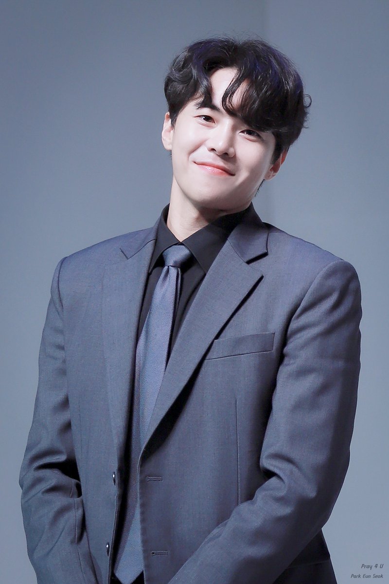 I_Pray4U's tweet photo. 221211 #아트 낮공 커튼콜 

마크 役 #박은석 #Parkeunseok https://t.co/nFRB071fPy