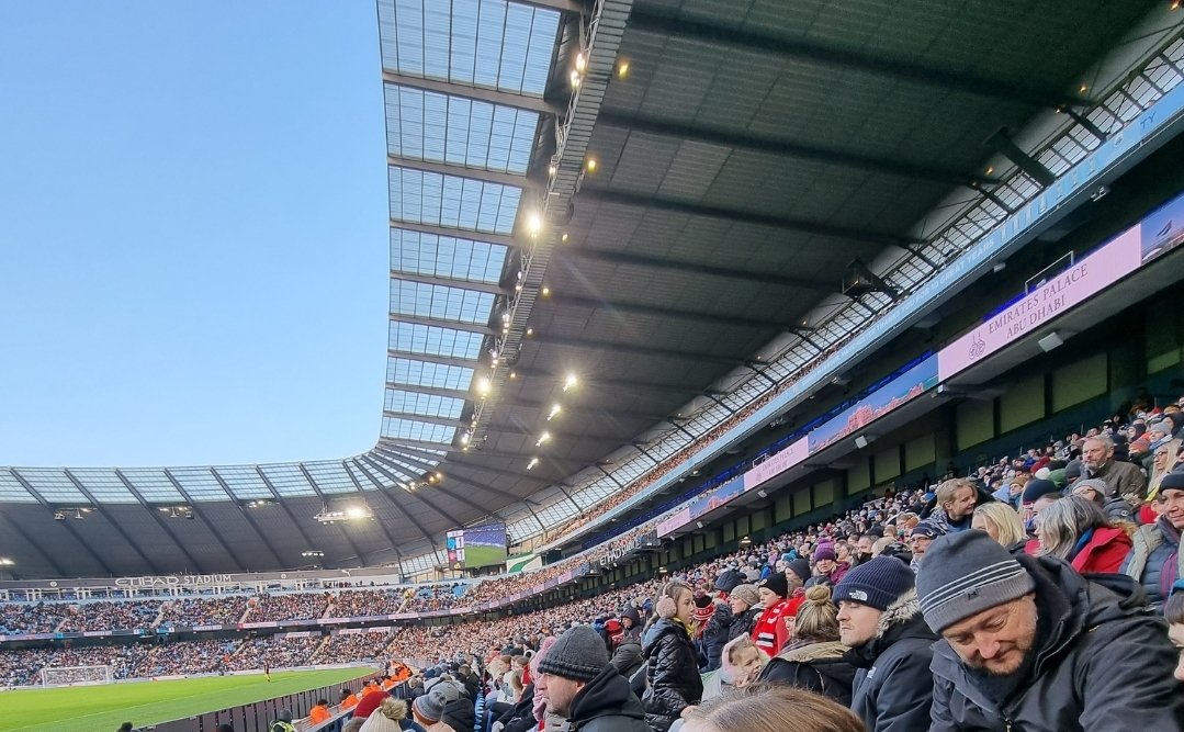 BridgeJFCGirls's tweet photo. "What you on about", said Violet, "United are rubbish!"
No football in @OfficialBBDFL so 123 @BridgeJFCGirls and their families
went to the Etihad for #DerbyDay
44,259 in attendance. 
👏👏👏 https://t.co/sHbE319wr9