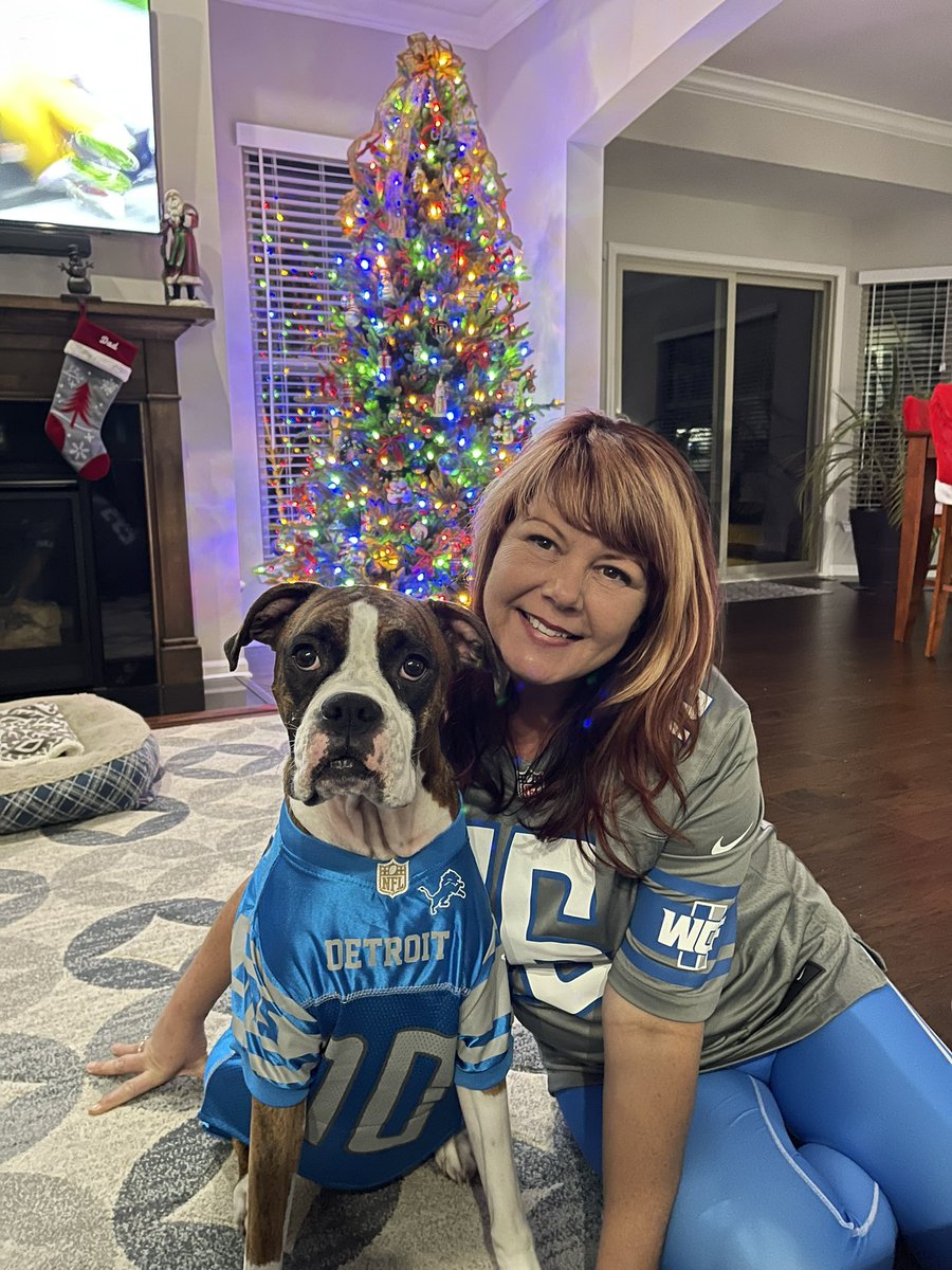 Mufasa1077's tweet photo. It’s GAMEDAY @lions! Neytiri and Tiffany are ready! Let’s GO LIONS! #OmePride it’s time to BrInG ThE nOiSe to @fordfield !!!! #DrivenByDetroit #OnePride https://t.co/MqsRSQ6Pka