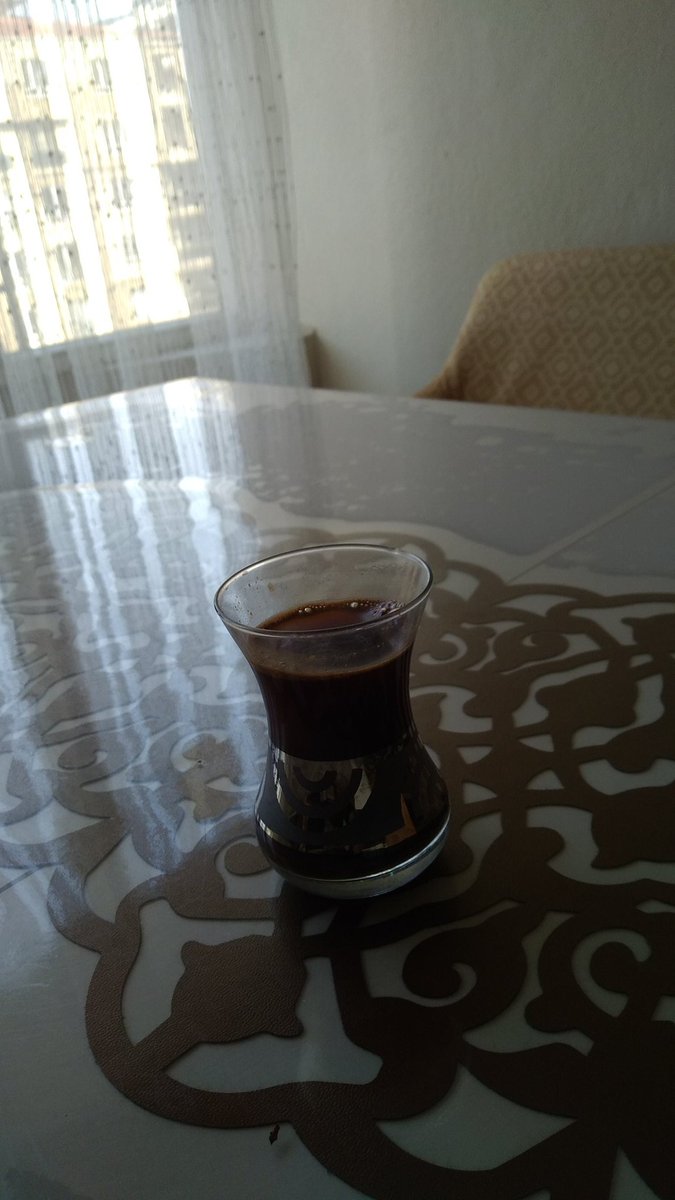 Olur ya; 
halledemeyiz bazı şeyleri, 
birçok şeyi de mahvederiz.
Sen yinede koy çayını veya kahveni yudumla...
İyi gelecektir🥰

Hadi bi kahve molası ☕
Huzurla afiyetle İnşaAllah 🤲