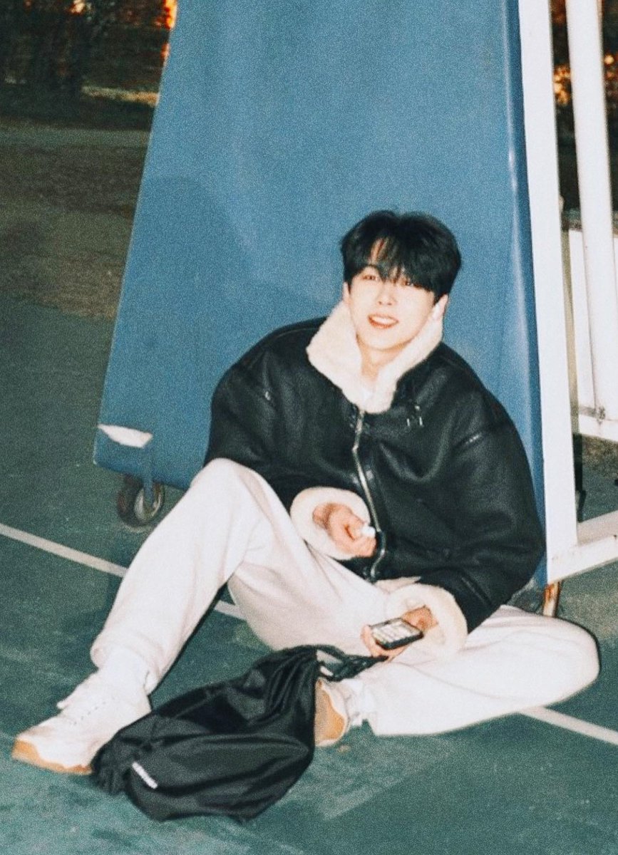 lchachall's tweet photo. 다 이쁜데 이 컷 넘나 취저 https://t.co/eRVBTGAU52