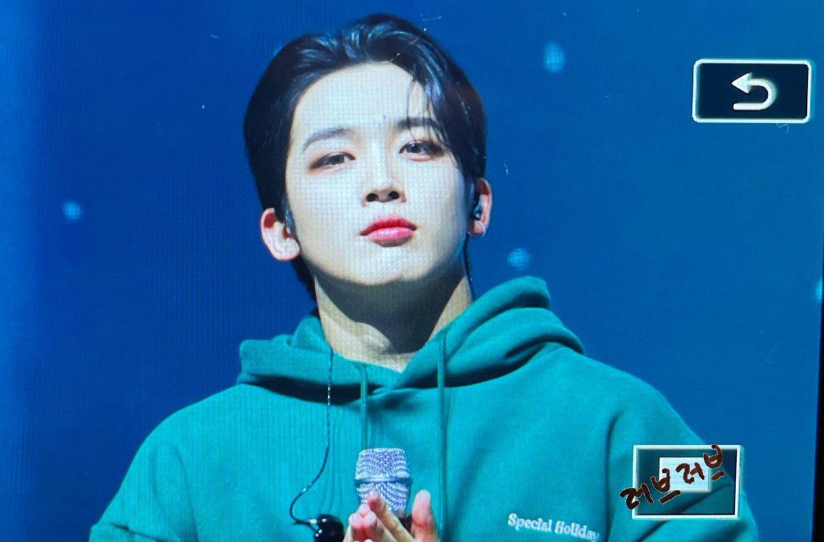 cozyluv922's tweet photo. 221211 
오늘도 수고했어🫶🏻

#위아이 #WEi #김요한 #KIMYOHAN https://t.co/h1OuEYGe3j