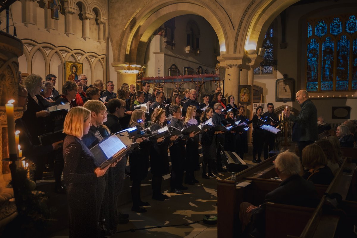 A huge thank you to everyone who came to hear our Carols by Candlelight concerts at St James' Priory, Bristol yesterday. We hope you enjoyed our selection of Christmas music! Have a wonderful Christmas 🎶 Photo by @EvanDawson_UK