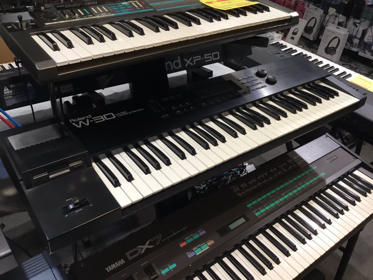 ishibashi_yoko's tweet photo. 横浜店 #キーボードマート です。
本日は、 #ROLAND #XP50 と #W30 と言うあまり出回らないシンセの中古が入荷しました。
これから商品ページ作ります。
それ以外の中古シンセはコチラ⬇
https://t.co/oFPKfd7hpq
#シンセ
#イシバシ楽器横浜店 https://t.co/muh0ONlZ6u