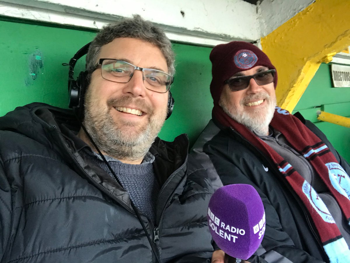 CliffPledge's tweet photo. Here’s a link to listen back to the second half of @HamworthyUtdFC v @sholingfc ⚽️⚽️
Thanks to @MitchenerSteve, @ScammellBruce &amp; @sholingfcsec for their help with the broadcast! 📻 
https://t.co/ugbhiA8rqN https://t.co/ki5hZRGTLX